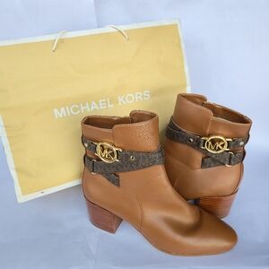 Michael Kors Women's Rory Booties Inner Zipper Closure Size 10M Brown